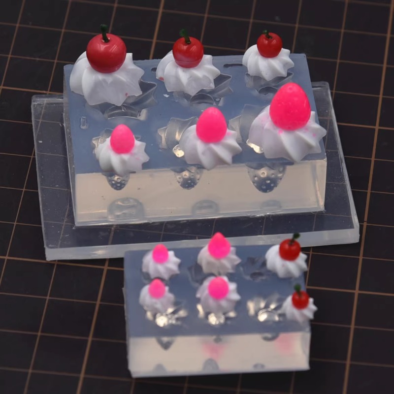 Mini 3D Cream of Cone Strawber - огляд і ціна Baby Products Cream